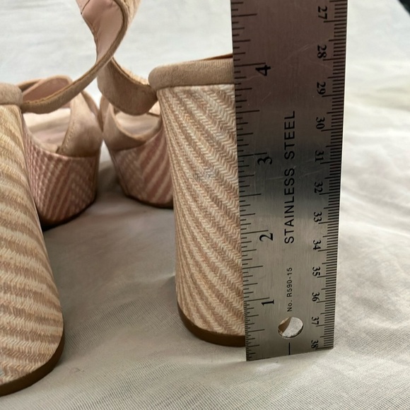 Women’s size 9 Cream Platform Shoes with Chunky Heel - Picture 13 of 14